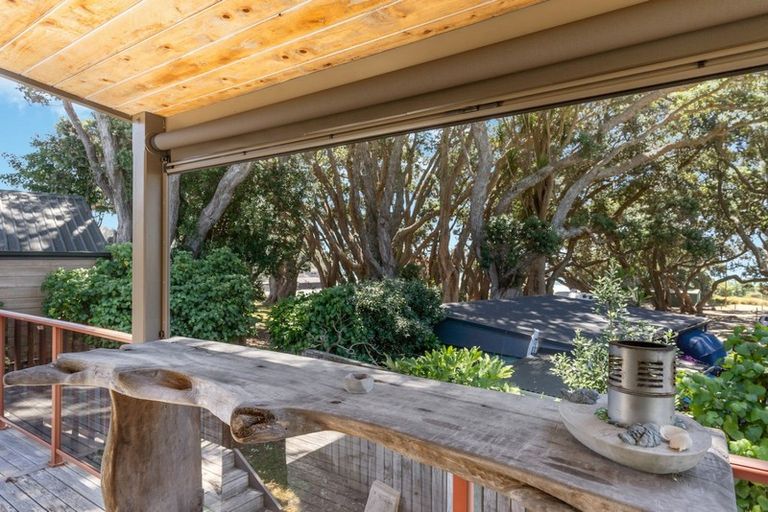 Photo of property in 12a Fishermans Bend, Whiritoa, Whangamata, 3691