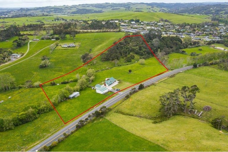 Photo of property in 136 Muriwai Road, Waimauku, 0881