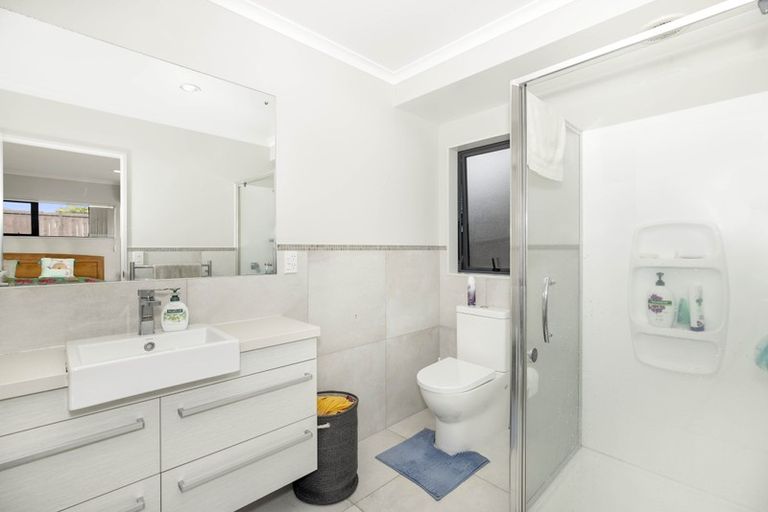 Photo of property in 10 Creda Road, Wattle Downs, Auckland, 2103