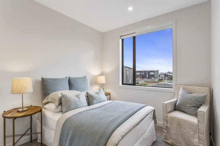 Photo of property in 20 Park Green Avenue, Rosehill, Papakura, 2113