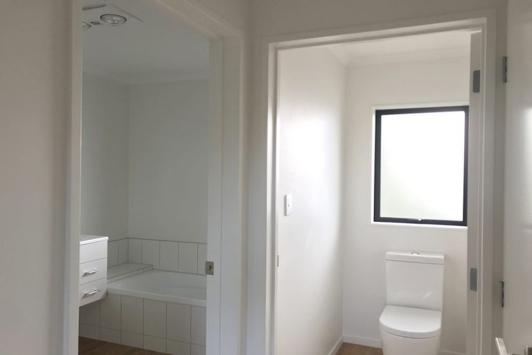 Photo of property in 1/1 Glengarry Road, Glen Eden, Auckland, 0602