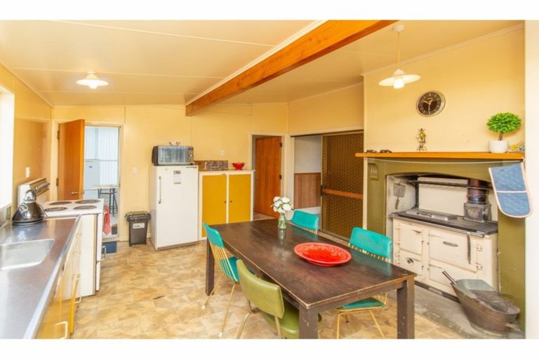 Photo of property in 5 King Street, Doyleston, 7682