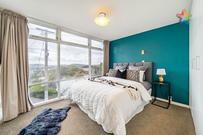 Photo of property in 28 Hollies Crescent, Johnsonville, Wellington, 6037