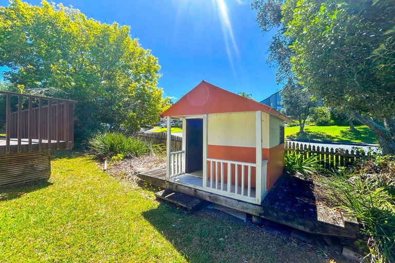 Photo of property in 4 Sailfish Drive, West Harbour, Auckland, 0618