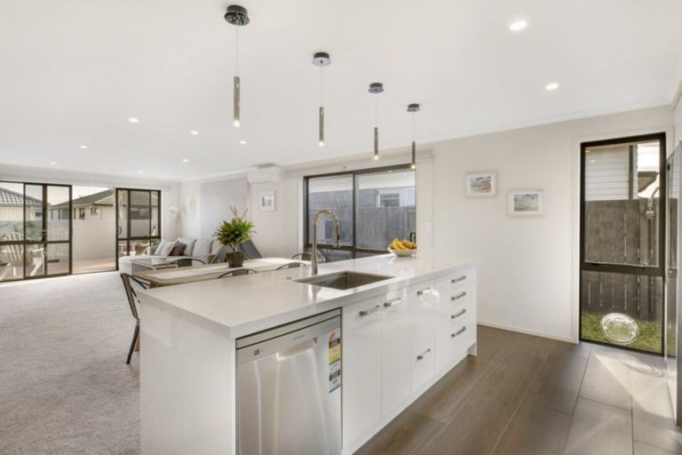 Photo of property in 6 Selliera Place, Papamoa Beach, Papamoa, 3118