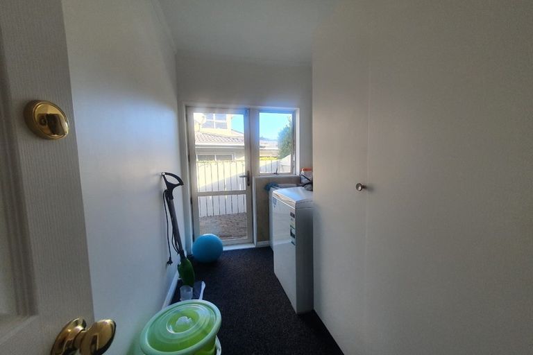 Photo of property in 50 Marina View Drive, West Harbour, Auckland, 0618