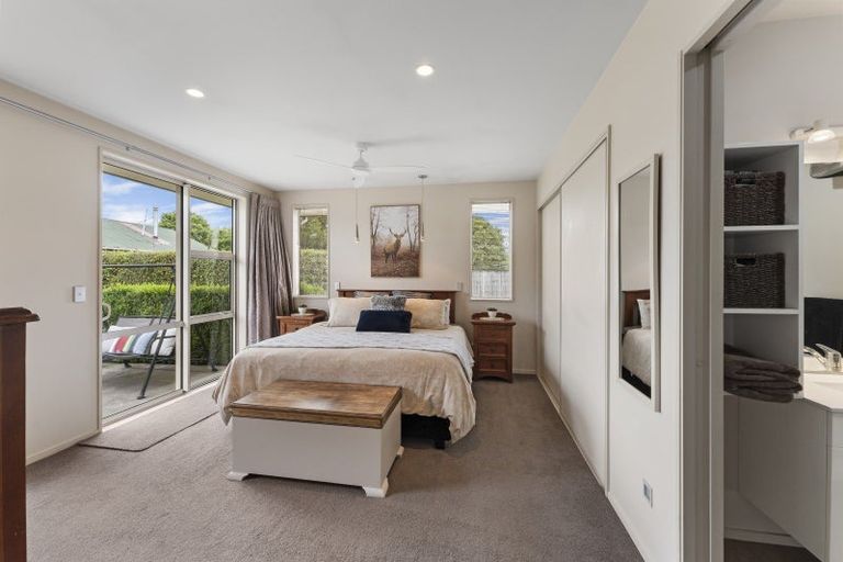 Photo of property in 11 Church Street, Oxford, 7430