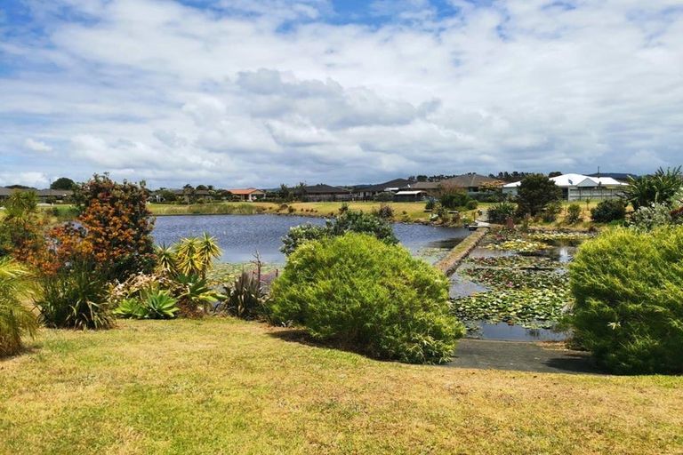 Photo of property in 13 Kamahi Place, One Tree Point, 0118