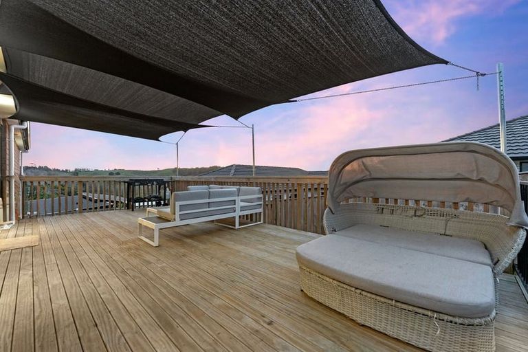 Photo of property in 32 Leathem Crescent, Pokeno, 2402