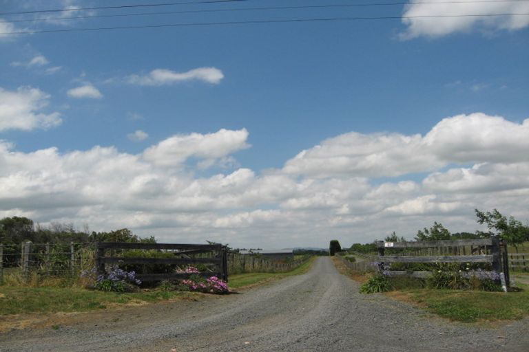 Photo of property in 61 Whatapaka Road, Karaka, Papakura, 2580