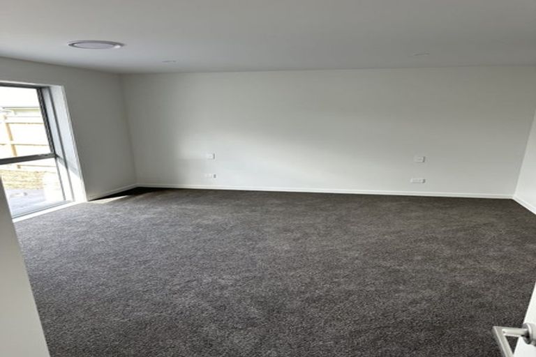 Photo of property in 32 Solitude Crescent, Kelvin Grove, 4414