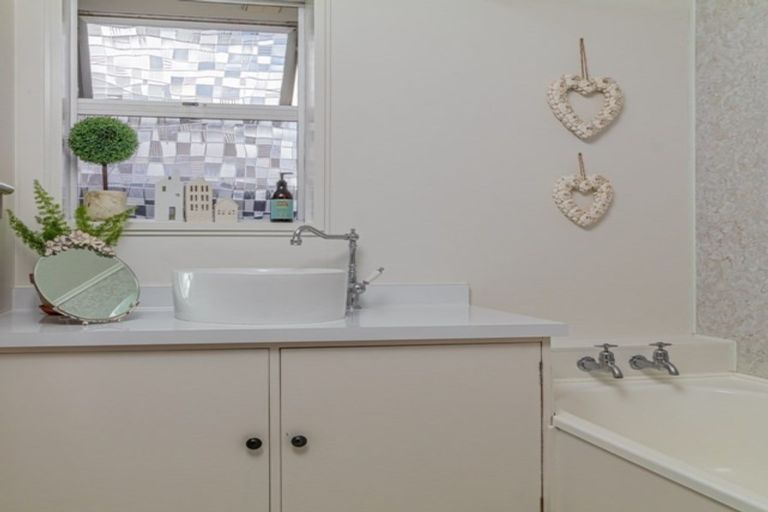 Photo of property in 3/307 Avenue Road West, Hastings, 4122