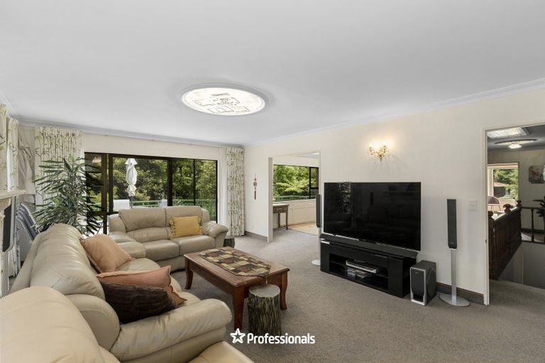Photo of property in 2 Lady Bell Grove, Lowry Bay, Lower Hutt, 5013