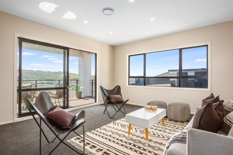 Photo of property in 4 Omaka Place, Aotea, Porirua, 5024