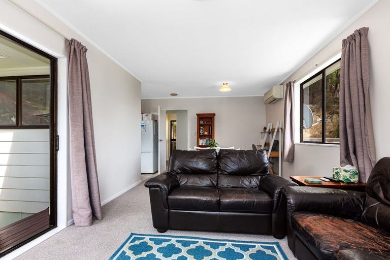 Photo of property in 49 Omapere Street, Whitby, Porirua, 5024