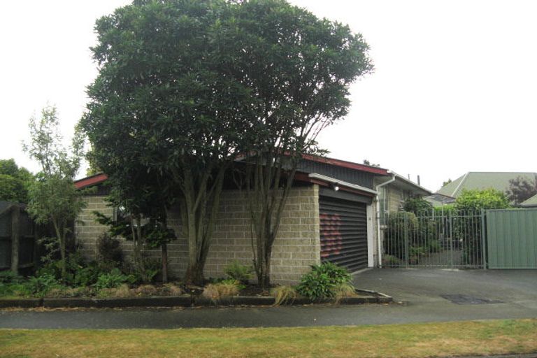 Photo of property in 36 Strathfield Avenue, Dallington, Christchurch, 8061