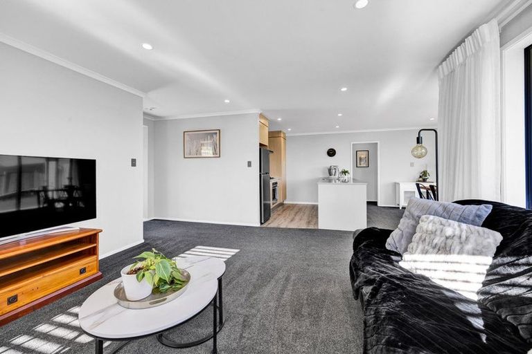 Photo of property in 32 Larlin Drive, Hawera, 4675