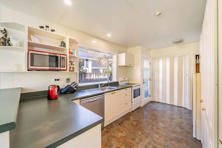 Photo of property in 45 Fendalton Crescent, Pinehaven, Upper Hutt, 5019