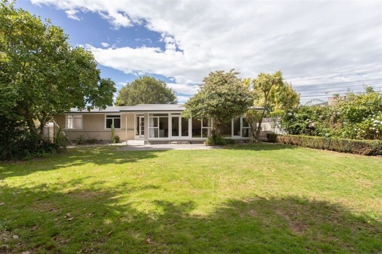 Photo of property in 11 Kingsgate Place, Burnside, Christchurch, 8053