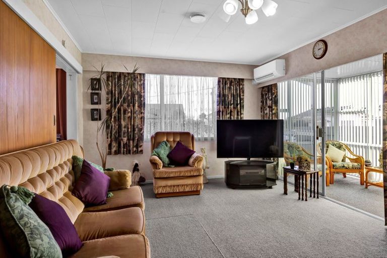 Photo of property in 3 Karaka Street, Hawera, 4610