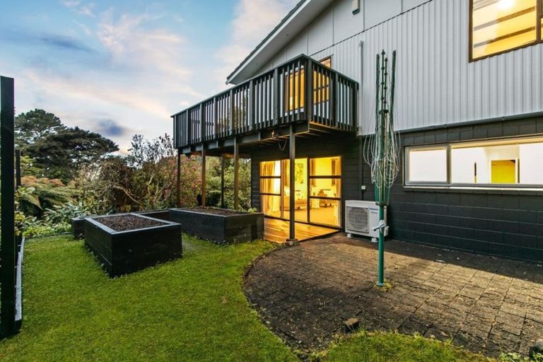 Photo of property in 354 Forest Hill Road, Waiatarua, Auckland, 0612