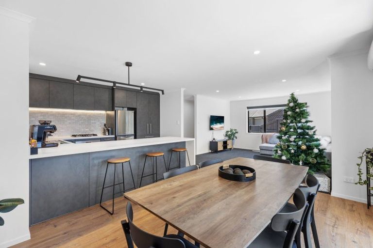 Photo of property in 51 Kotiate Street, Papamoa, 3118