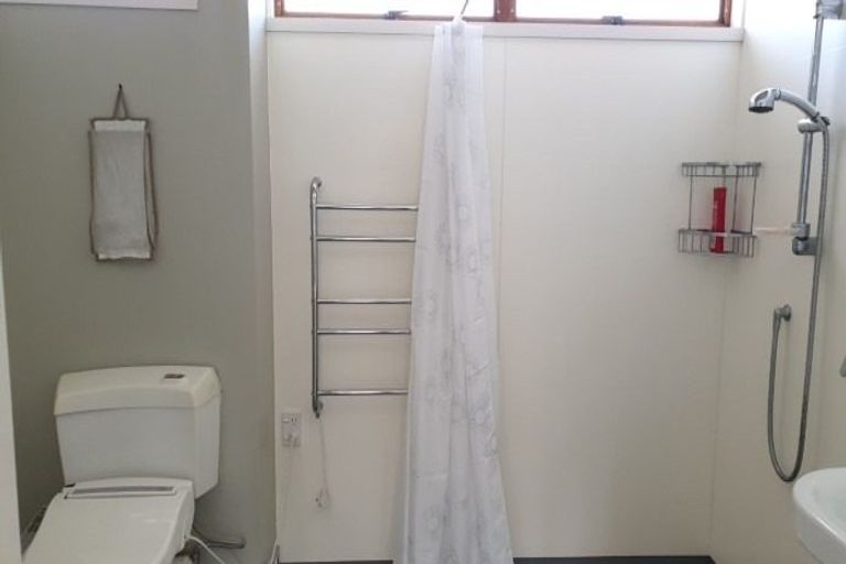 Photo of property in 1/123 Chivalry Road, Glenfield, Auckland, 0629