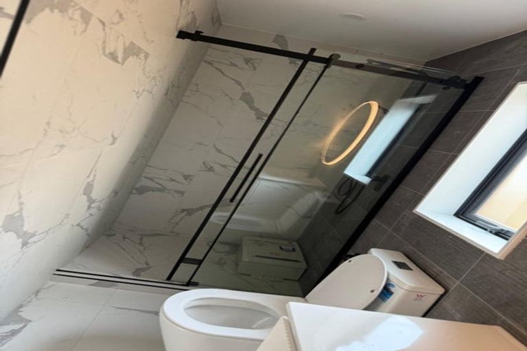 Photo of property in 67b Hutchinsons Road, Bucklands Beach, Auckland, 2014