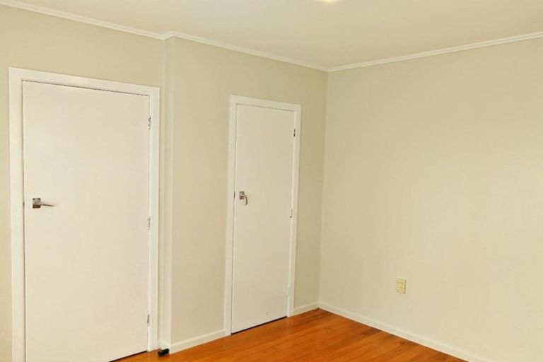 Photo of property in 9 Martin Place, Kelston, Auckland, 0602