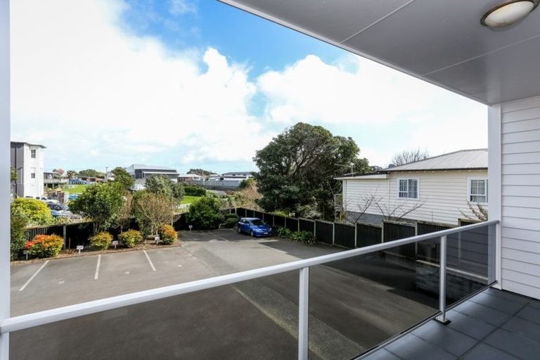 Photo of property in The Strand, 7/16 Ronald Street, Strandon, New Plymouth, 4312