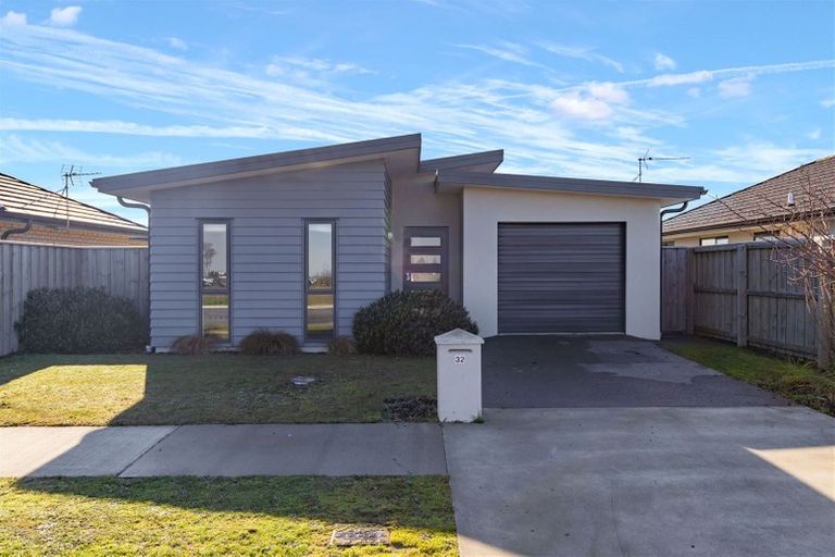 Photo of property in 32 Hodgkinson Road, Pegasus, 7612