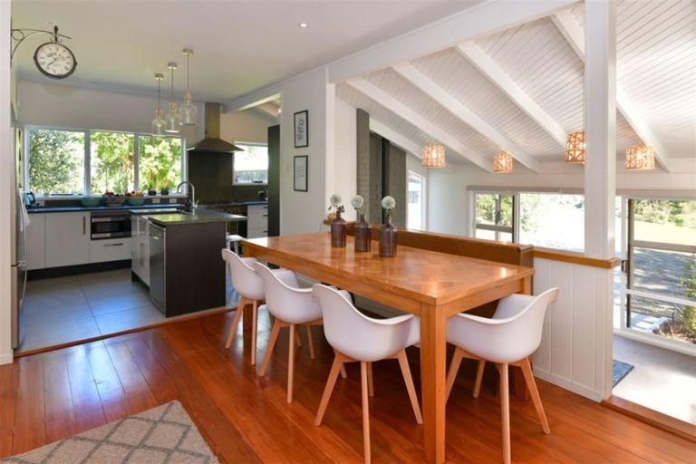 Photo of property in 1238 Peak Road, Helensville, 0875