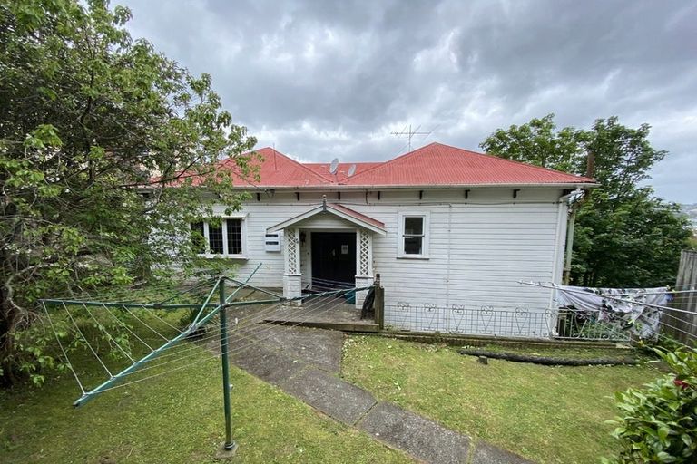 Photo of property in 74 Fairlie Terrace, Kelburn, Wellington, 6021
