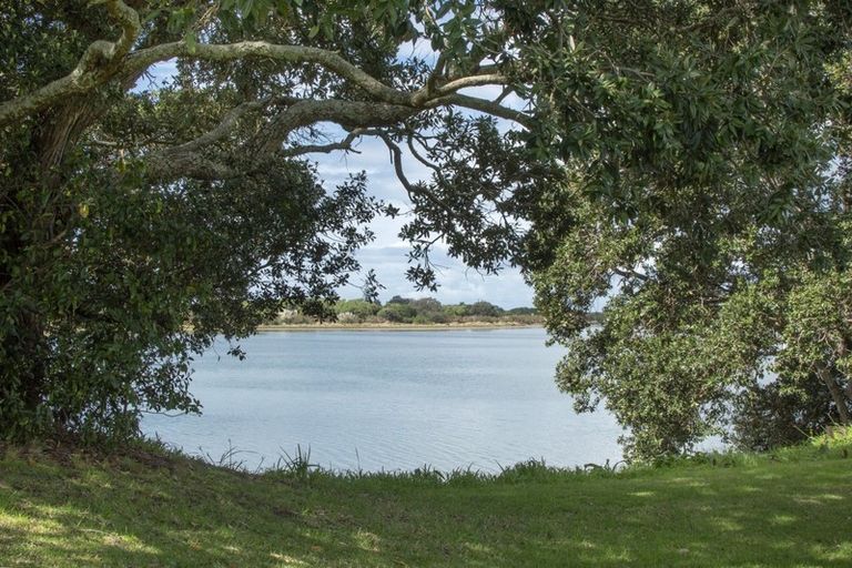 Photo of property in 10 Roretana Drive, Athenree, Katikati, 3177