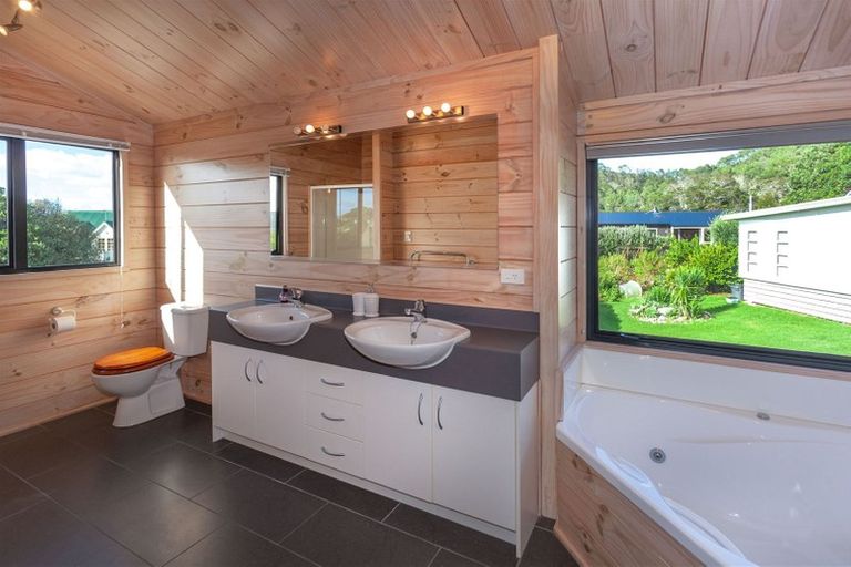 Photo of property in 17 Emmerdale Drive, Hahei, Whitianga, 3591