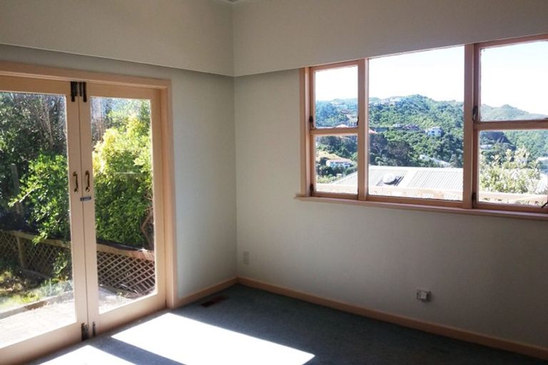 Photo of property in 37 Milne Terrace, Island Bay, Wellington, 6023