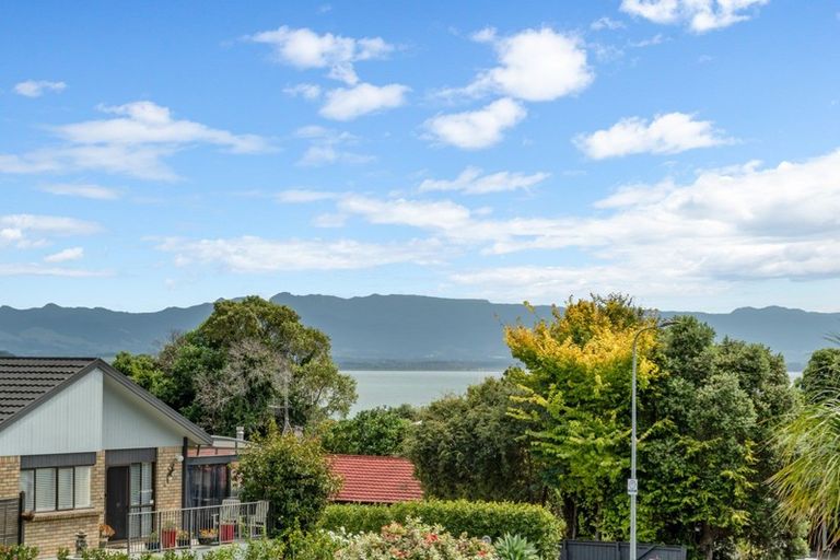 Photo of property in 2 Walnut Grove, Omokoroa, 3114