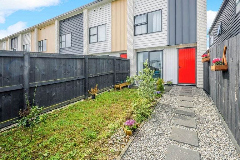 Photo of property in 95 Battalion Drive, Papakura, 2110
