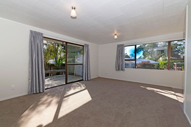 Photo of property in 2/162 Universal Drive, Henderson, Auckland, 0610