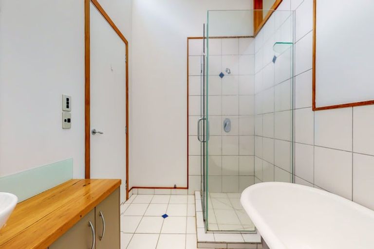 Photo of property in 233 Ohiro Road, Brooklyn, Wellington, 6021