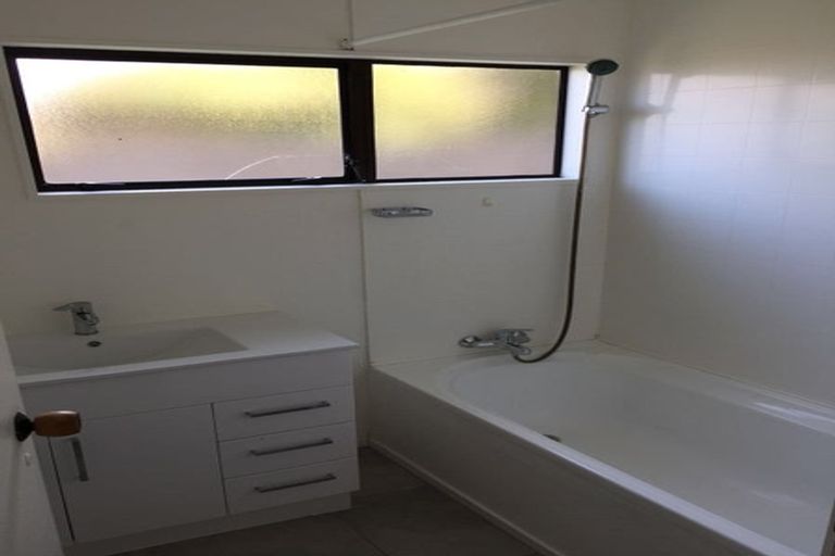 Photo of property in 2/195 Abbotts Way, Remuera, Auckland, 1050