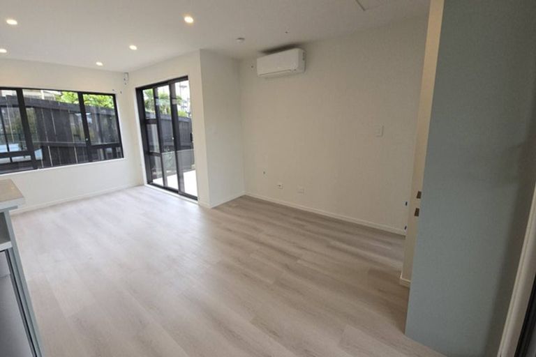 Photo of property in 3/236 Albany Highway, Schnapper Rock, Auckland, 0632