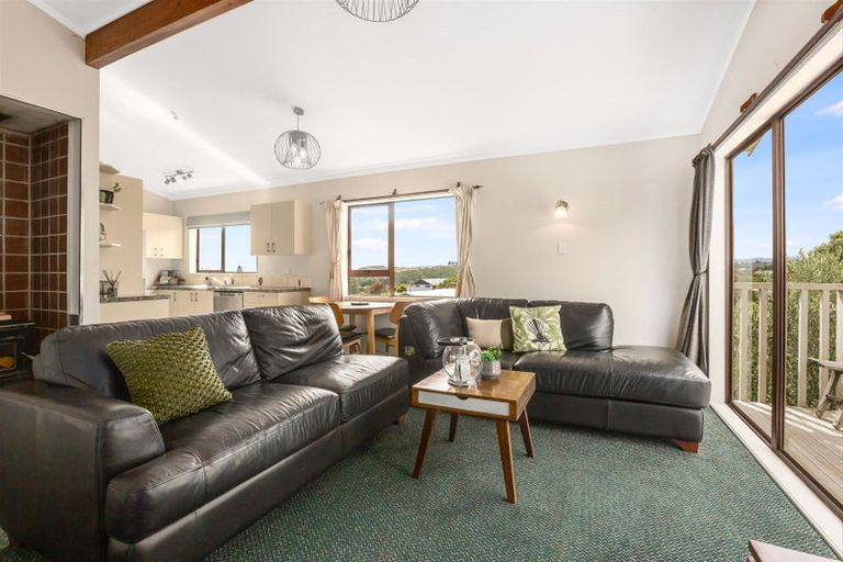 Photo of property in 3a Quinn Grove, Ranui, Porirua, 5024