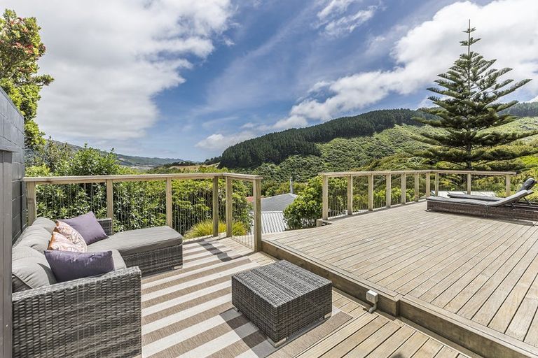 Photo of property in 11 Wilmshurst Place, Tawa, Wellington, 5028