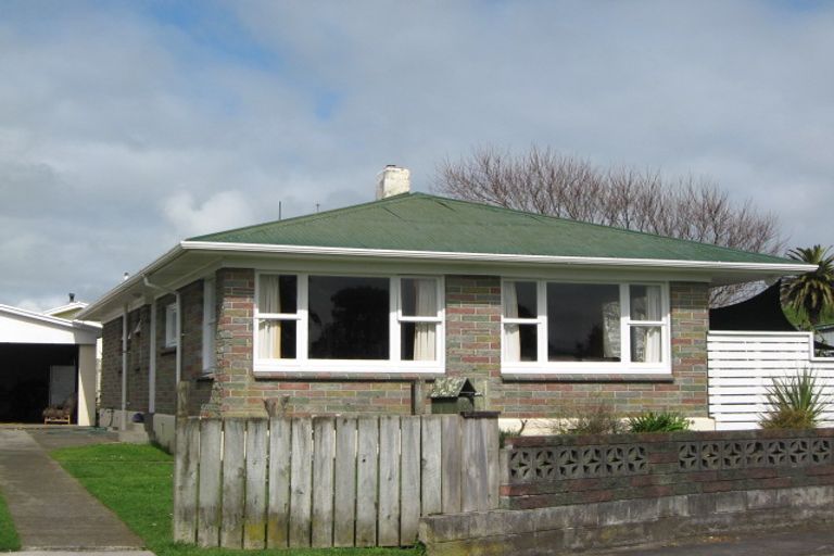 Photo of property in 20 Pamu Place, Waitara, 4320