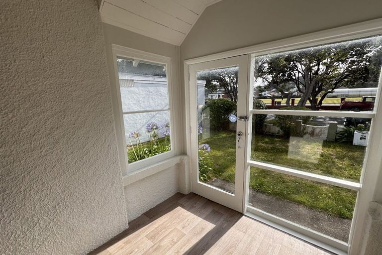 Photo of property in 26 Monorgan Road, Strathmore Park, Wellington, 6022