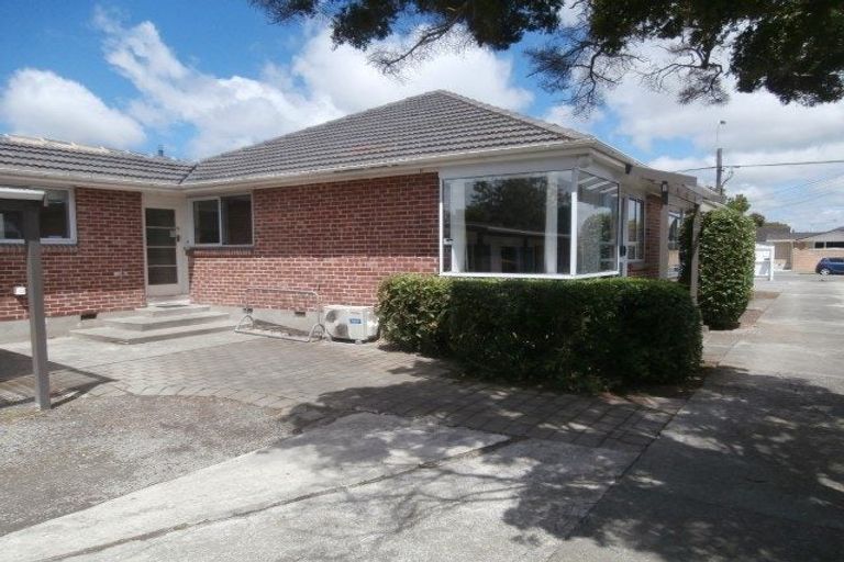 Photo of property in 150 Ilam Road, Ilam, Christchurch, 8041