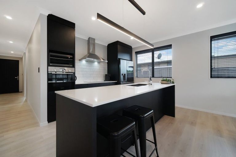 Photo of property in 4 Orawahi Road, Glenbrook, 2681