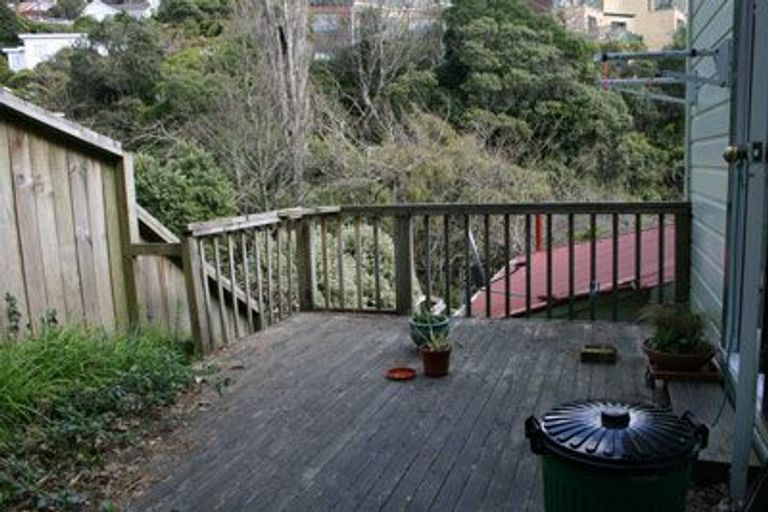 Photo of property in 143 Wadestown Road, Wadestown, Wellington, 6012