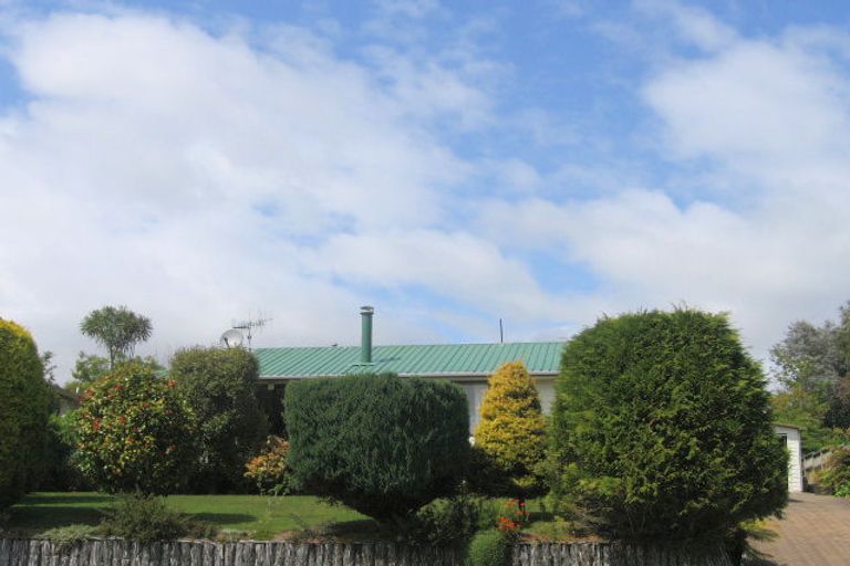 Photo of property in 19 Kempton Place, Richmond Heights, Taupo, 3330